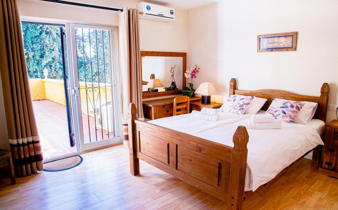 Villa Maria In El Rosario - Mit Sicht Auf Gibralta Marbella Bagian luar foto